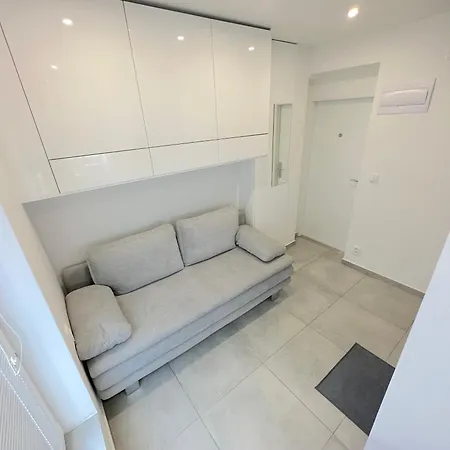 Krasny - Garzonka V Novom Meste S Terasou Apartament Bratysława